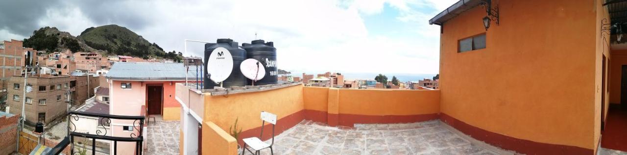 Hostal Puerto Alegre Copacabana  Exterior photo