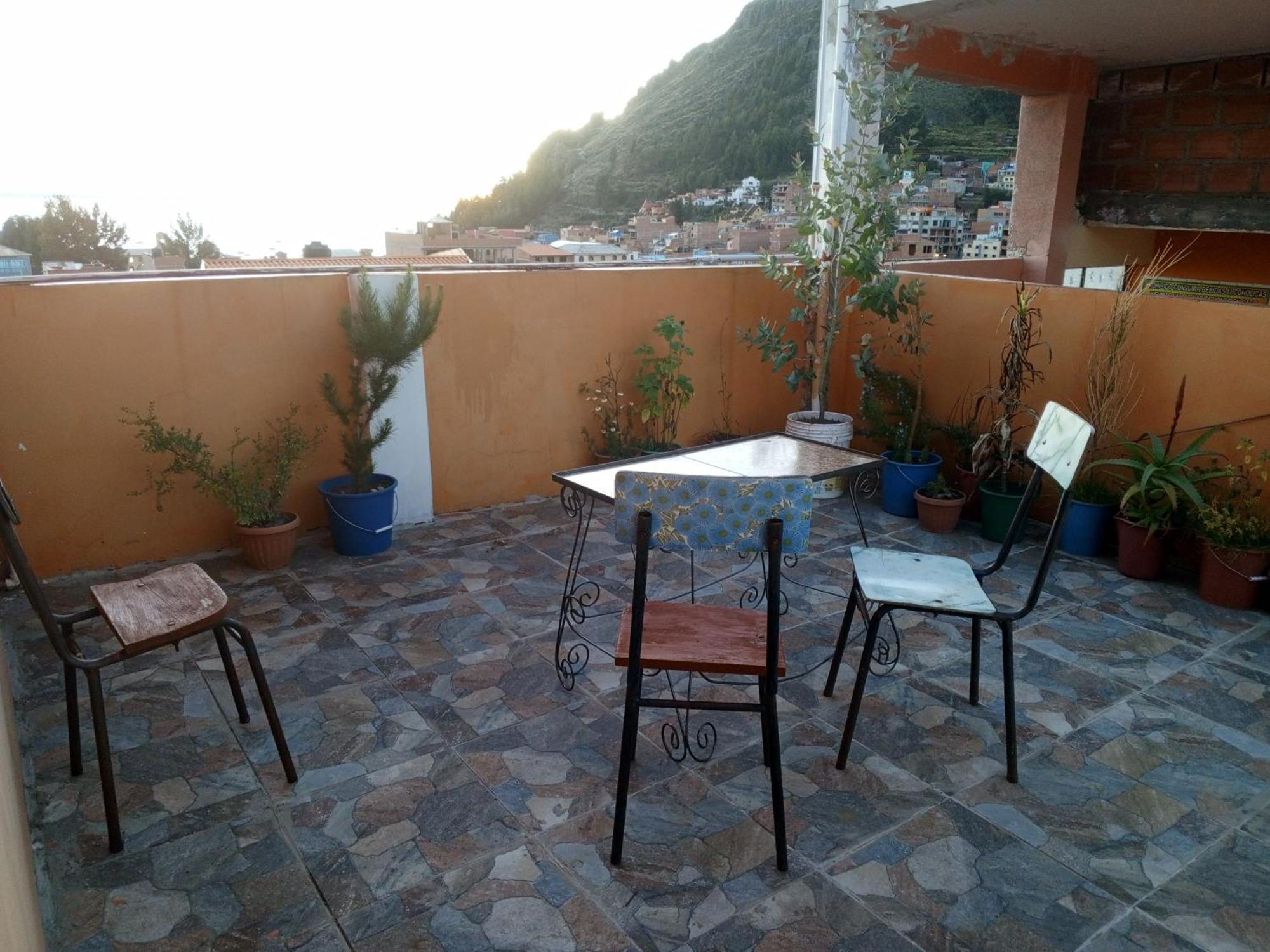Hostal Puerto Alegre Copacabana  Exterior photo